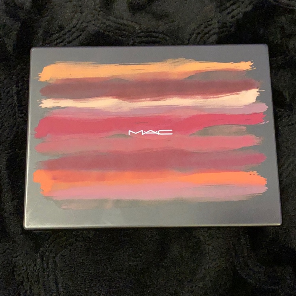 MAC Art library: Flame-Bqyant eyeshadow palette